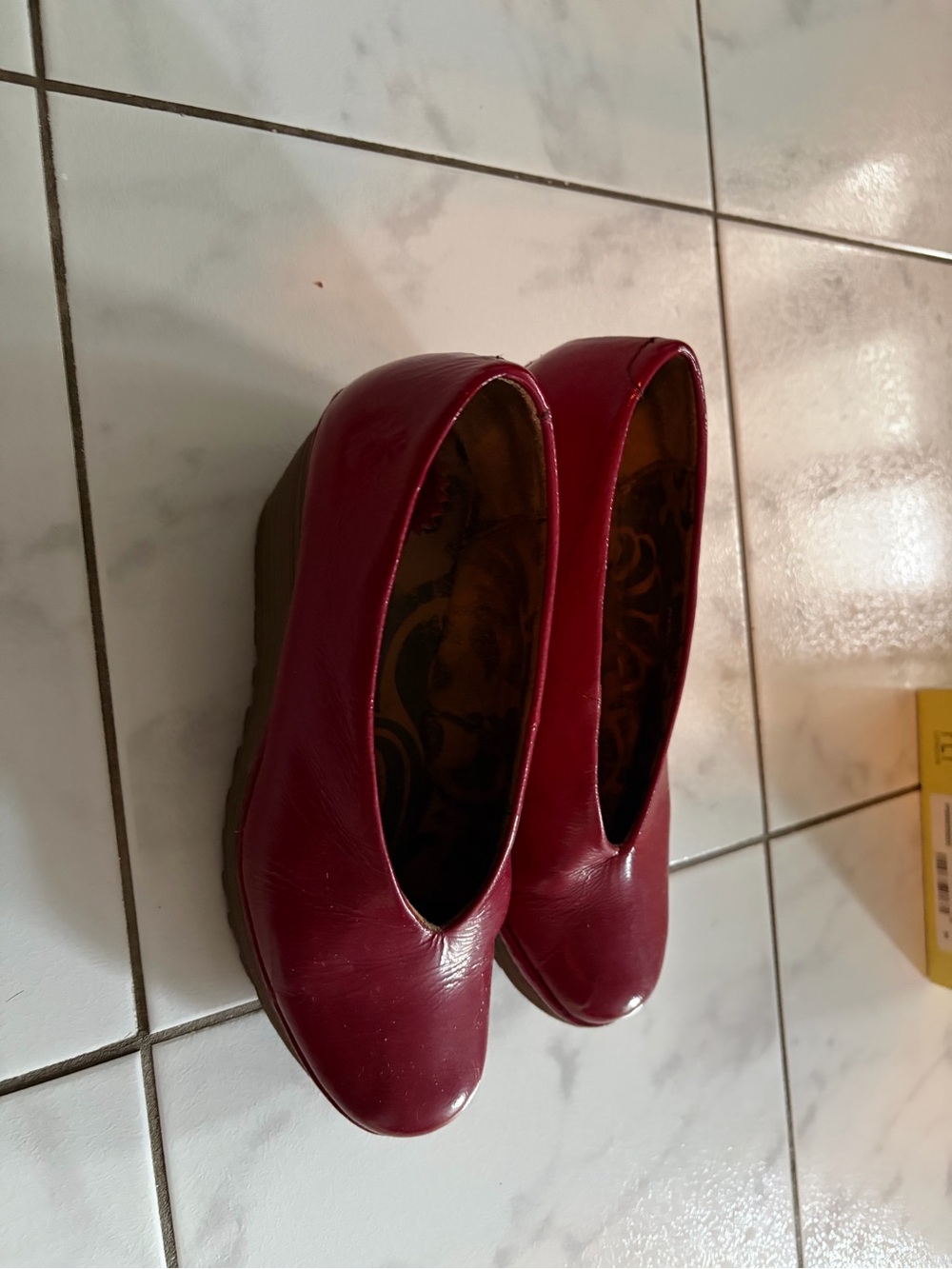 Fly London Yaz Red Leather Wedge Pump women’s EU size 39 or US size 8.5 - Picture 3 of 8